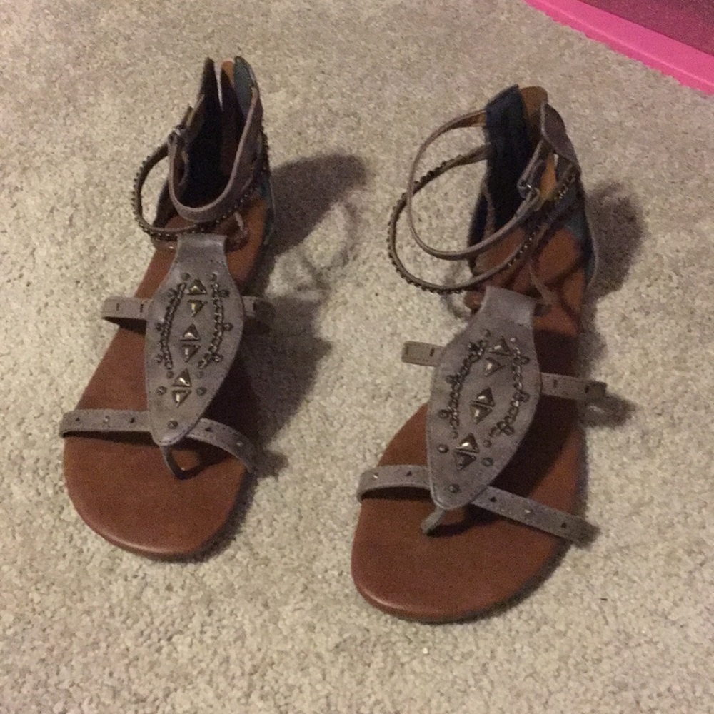 Maurice’s sandals